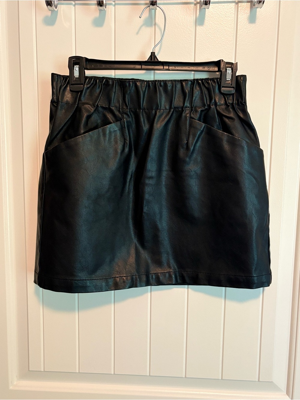 wild fable Black Faux Leather Mini Skirt with Elastic Waist